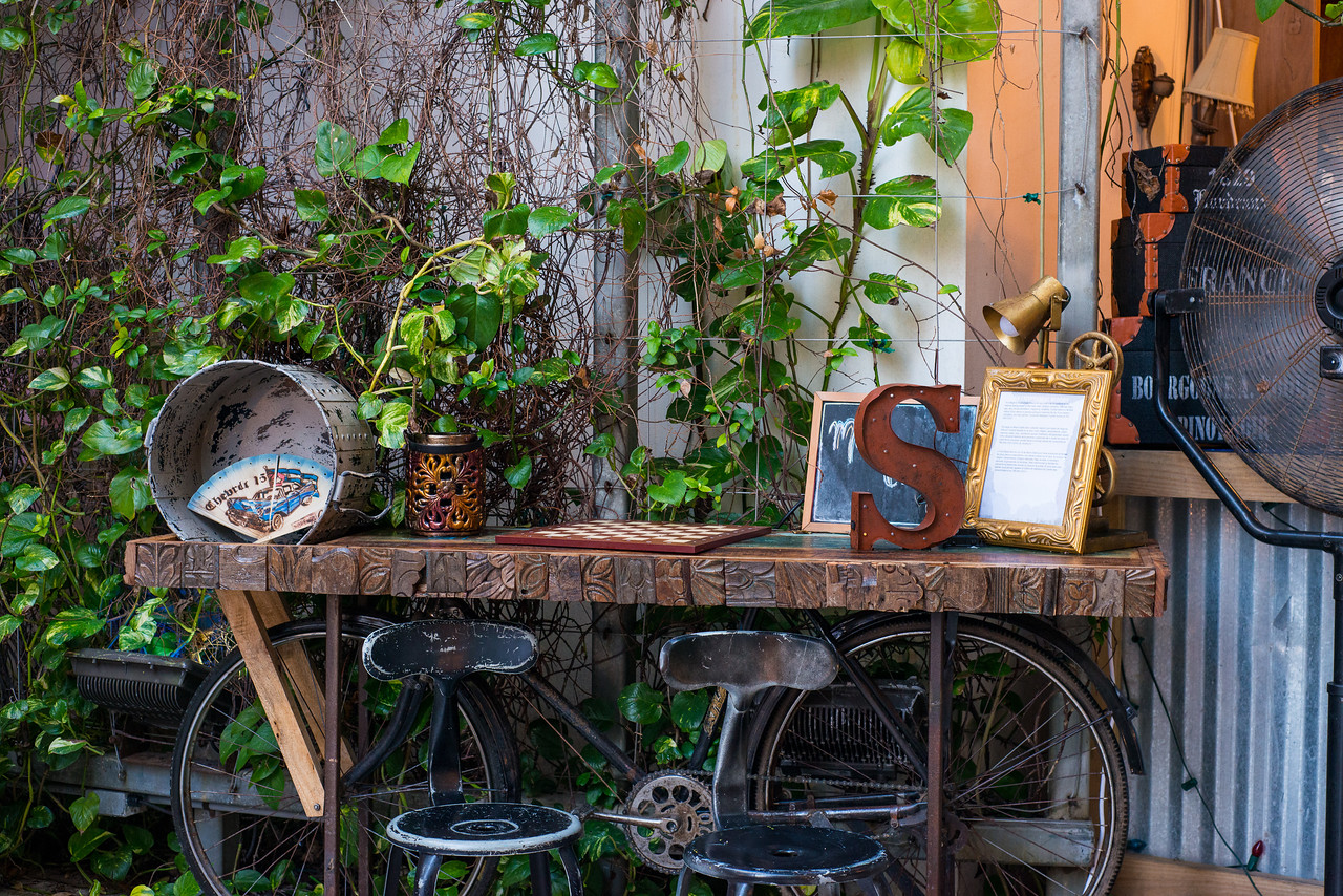 Mas Cuba Cafe. Fancy Decorated Sitting Area.